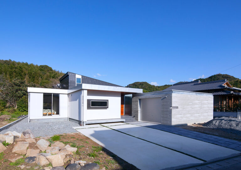 クロスハウス作業所のある家